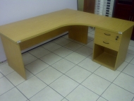 Oak cluster with 2drawer open cpu pedestal 1500,1800